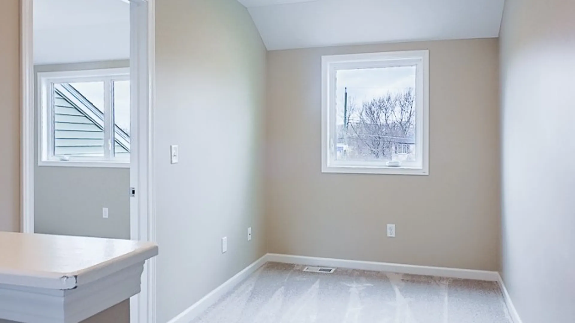 Property at 140 Cloverleaf Court, Cheektowaga, NY 14043 18