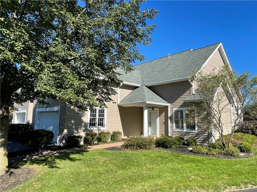 Property at 245 Roseland Ln, Canandaigua City, NY 14424