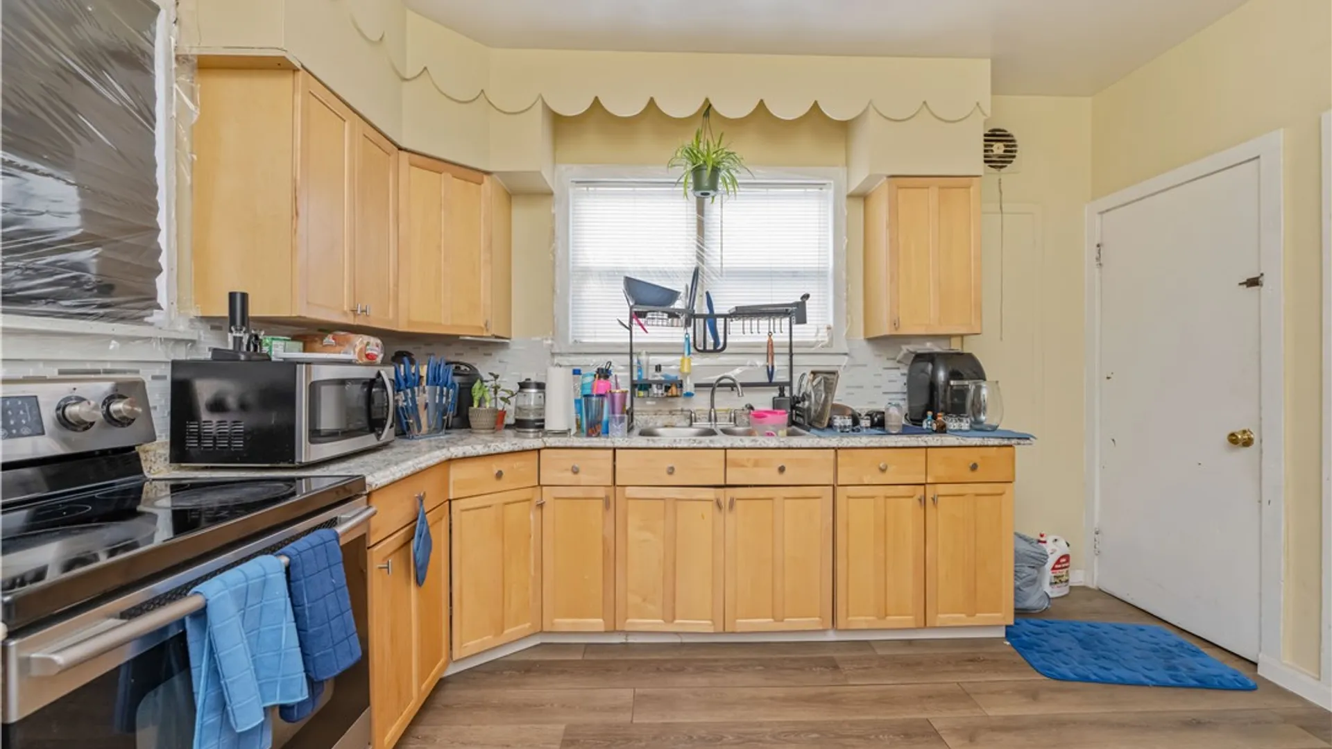 Property at 185 Lexington Avenue, Rochester, NY 14613 8