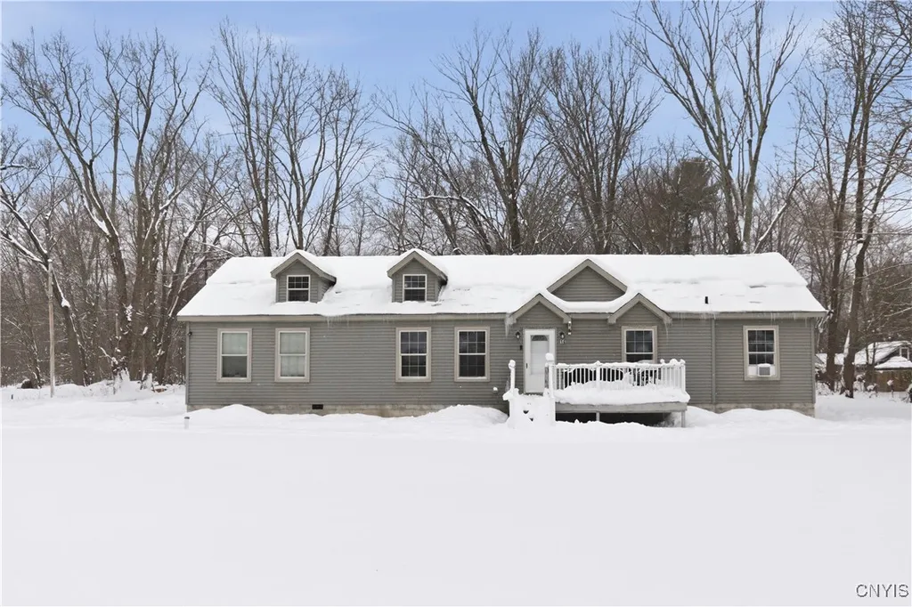 Property at 14 1st Avenue, Constantia, NY 13044