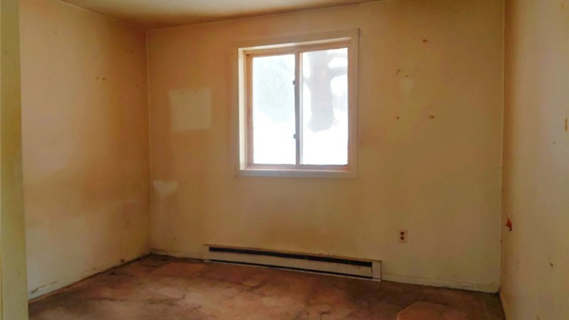 Property at 98 Ennis Avenue, Schroeppel, NY 13132 22