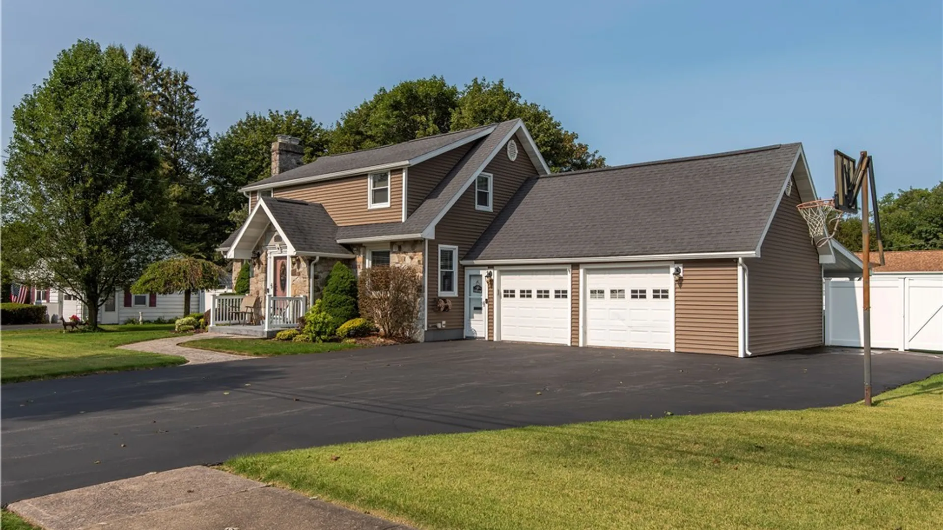 Property at 411 Linda View Lane, Utica, NY 13502 3