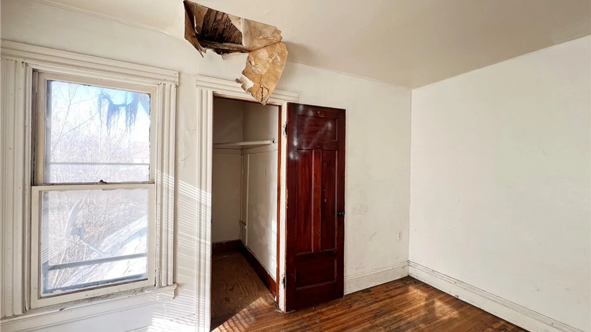 Property at 868 Plymouth Ave S, Rochester, NY 14608 17