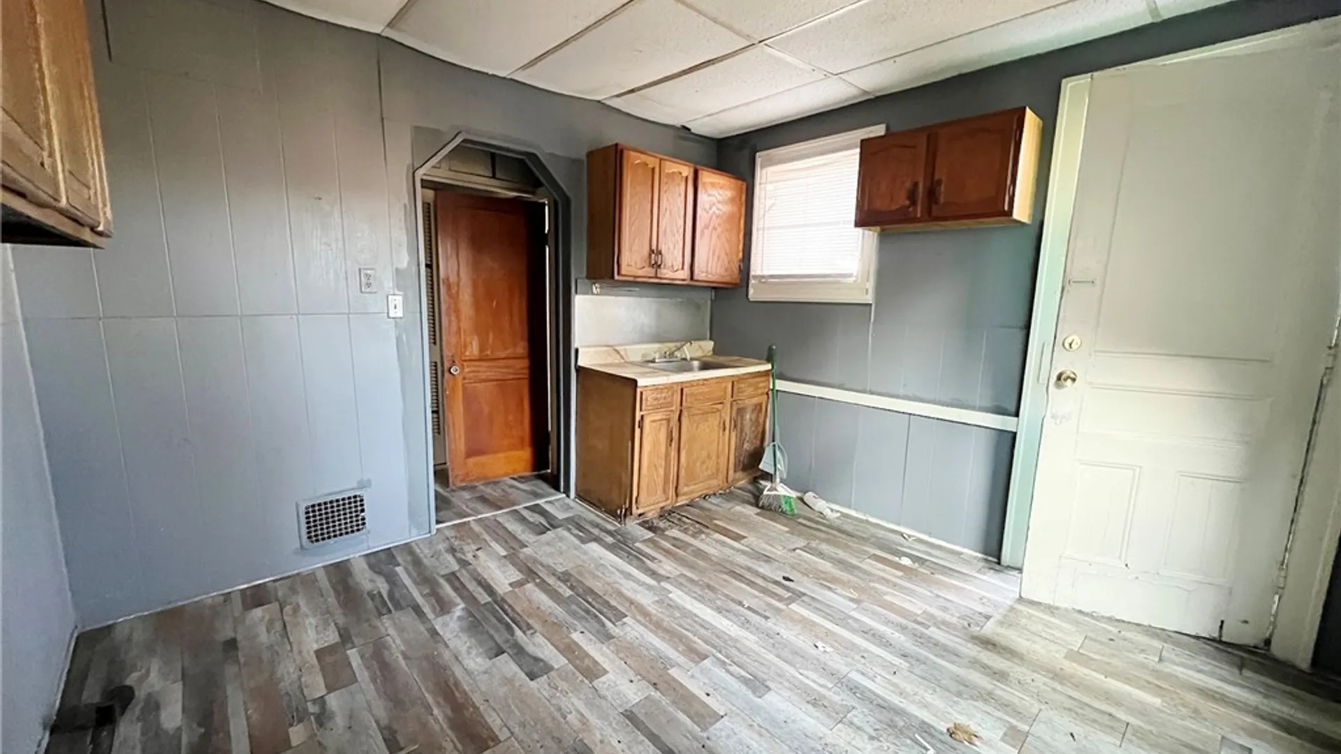 Property at 868 Plymouth Ave S, Rochester, NY 14608 22
