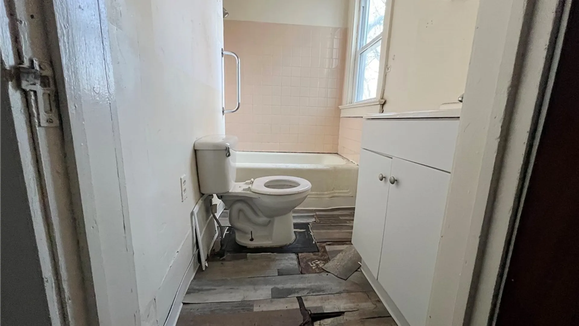 Property at 868 Plymouth Ave S, Rochester, NY 14608 23