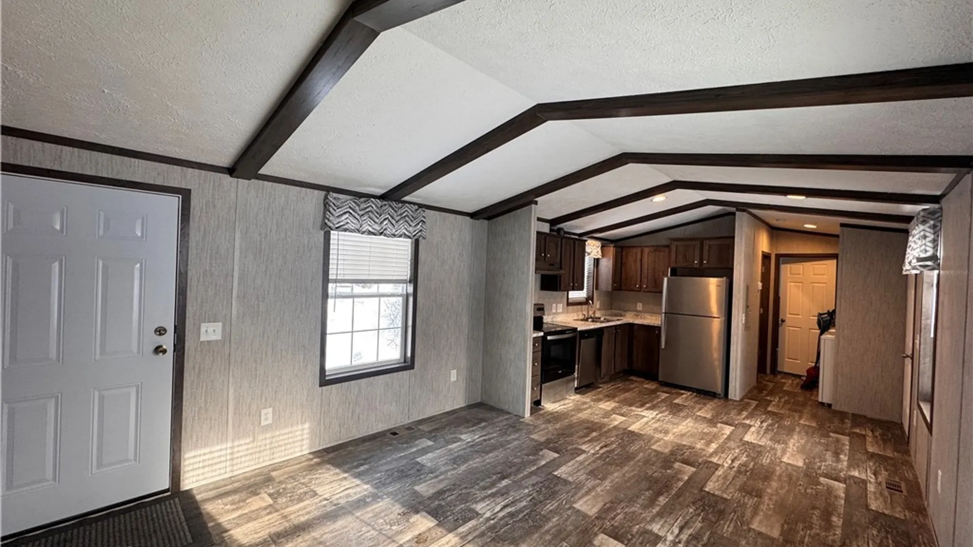 Property at 5 Crystal Lane, Batavia, NY 14020 5