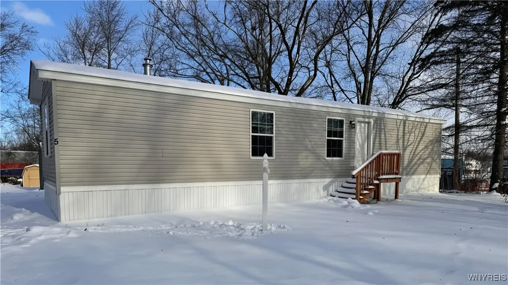 Property at 5 Crystal Lane, Batavia, NY 14020