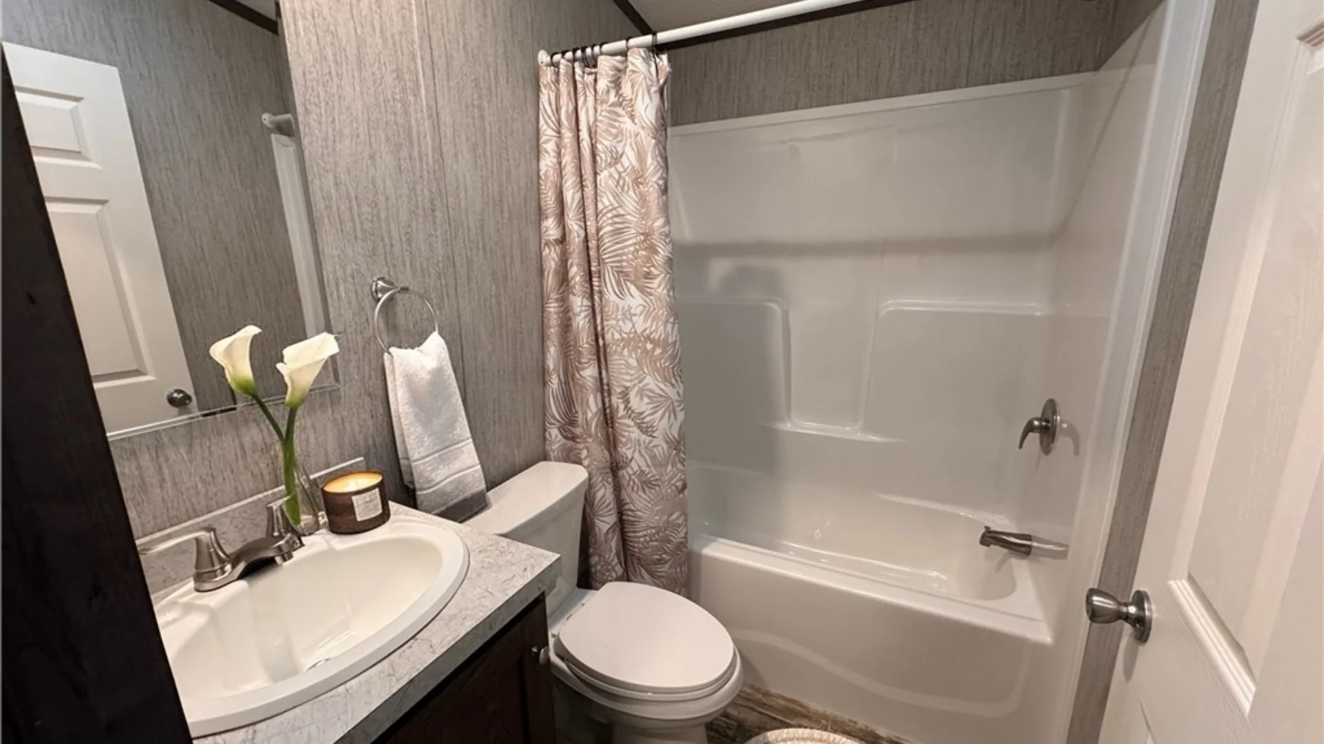 Property at 5 Crystal Lane, Batavia, NY 14020 13