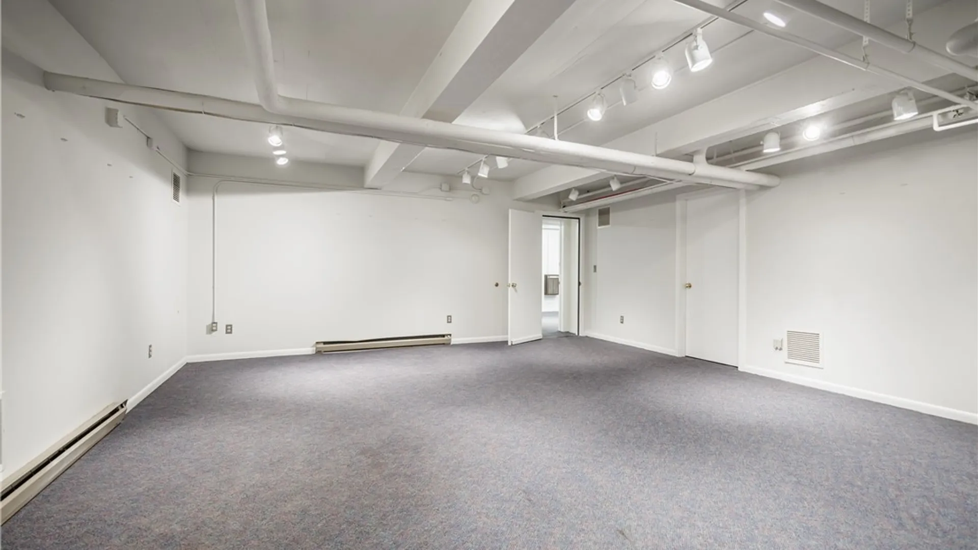 Property at 935 East Avenue, Rochester, NY 14607 46