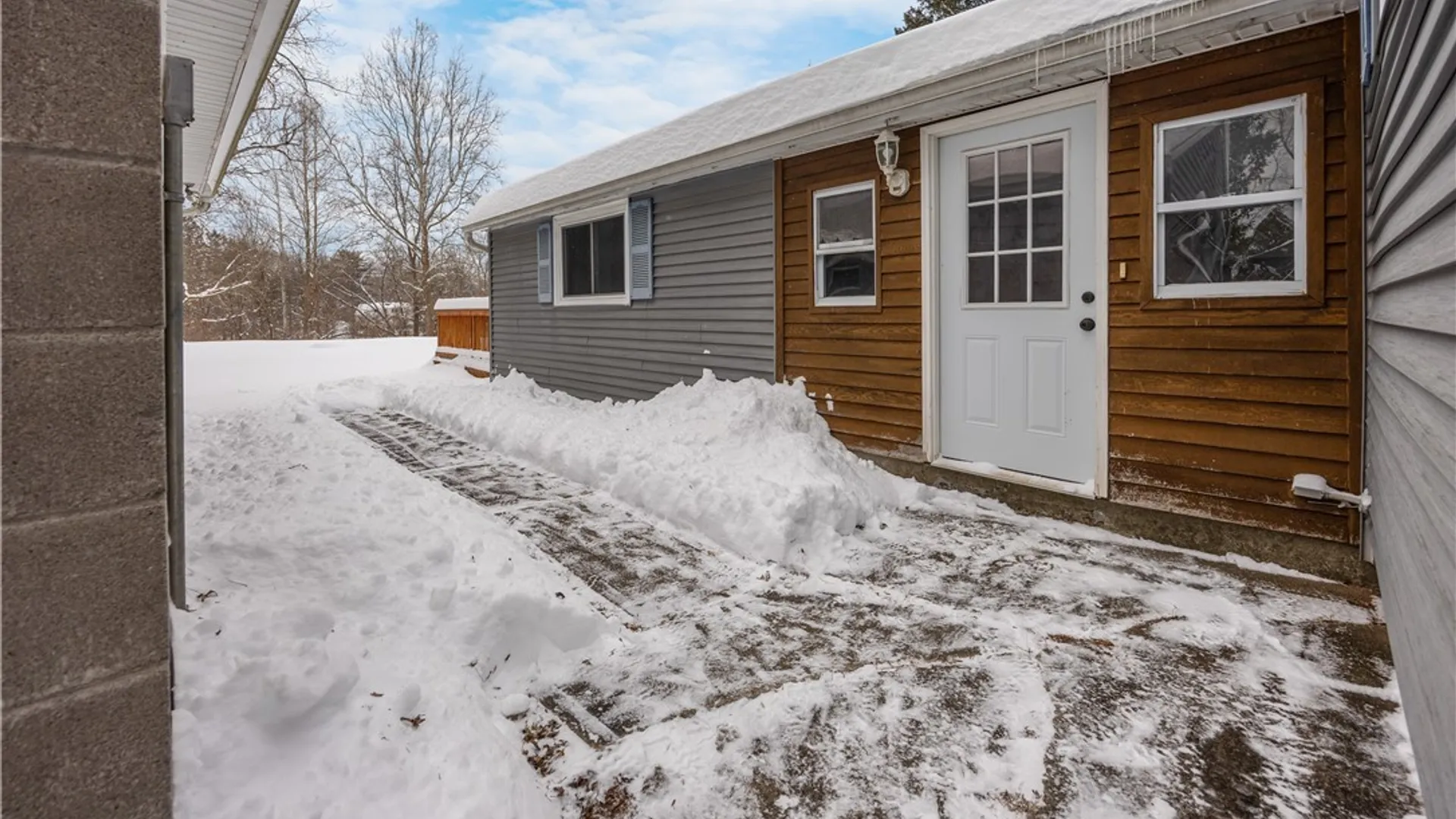 Property at 213 E Hamilton Avenue, Sherrill, NY 13461 4