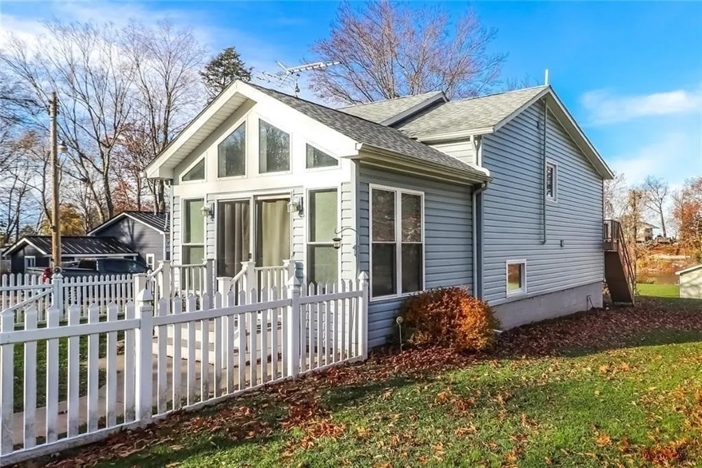 Property at 13305 Lakeview Drive, Carlton, NY 14571