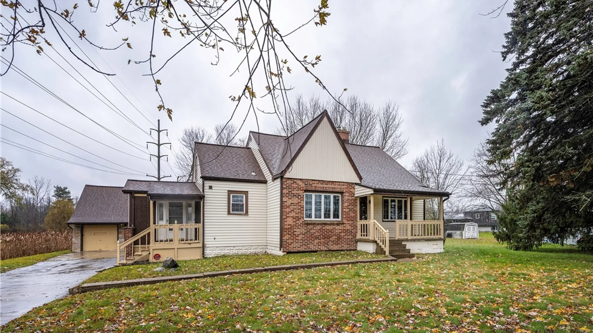 Property at 5082 Bay View Road, Hamburg, NY 14075 2