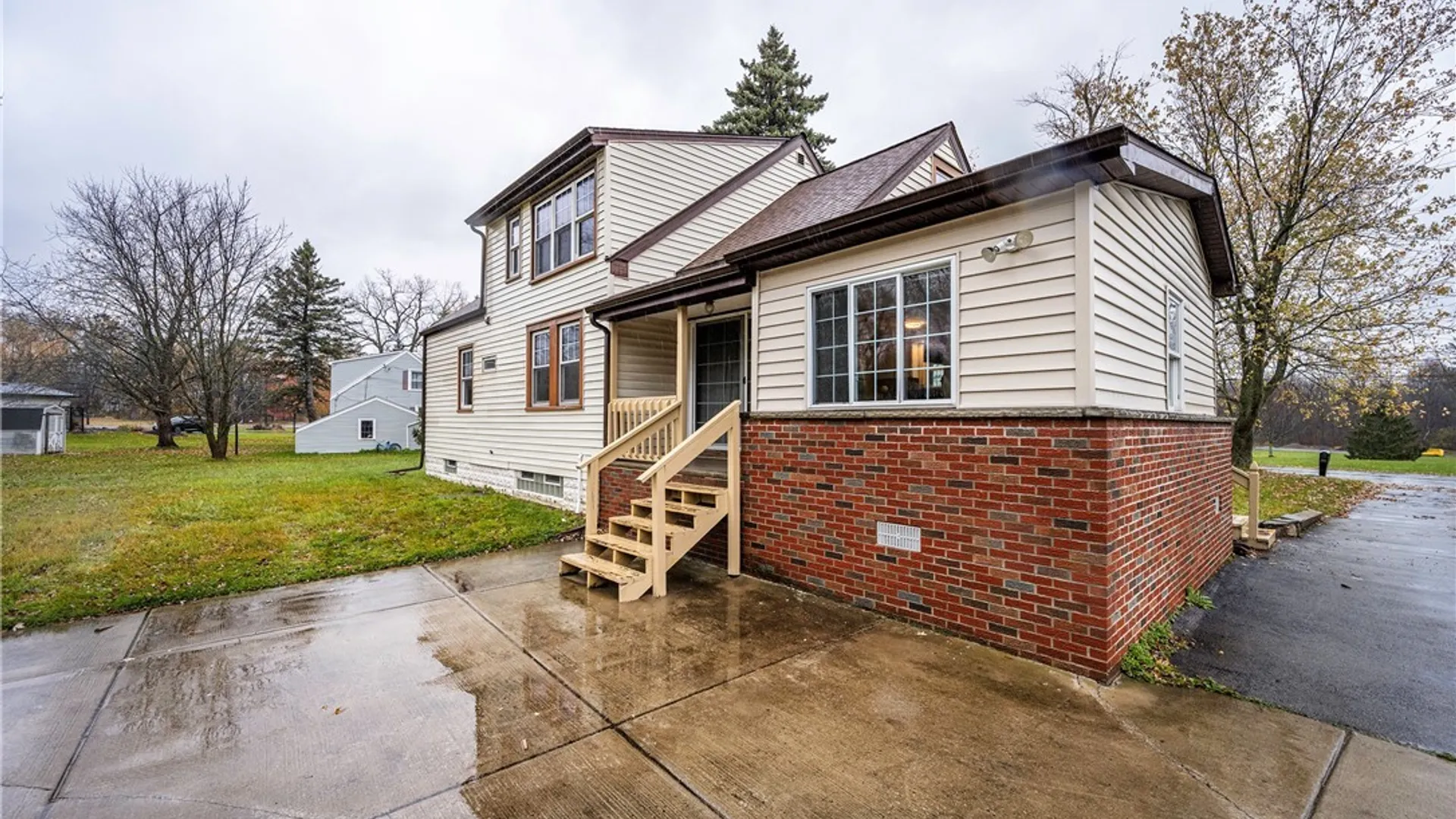 Property at 5082 Bay View Road, Hamburg, NY 14075 34