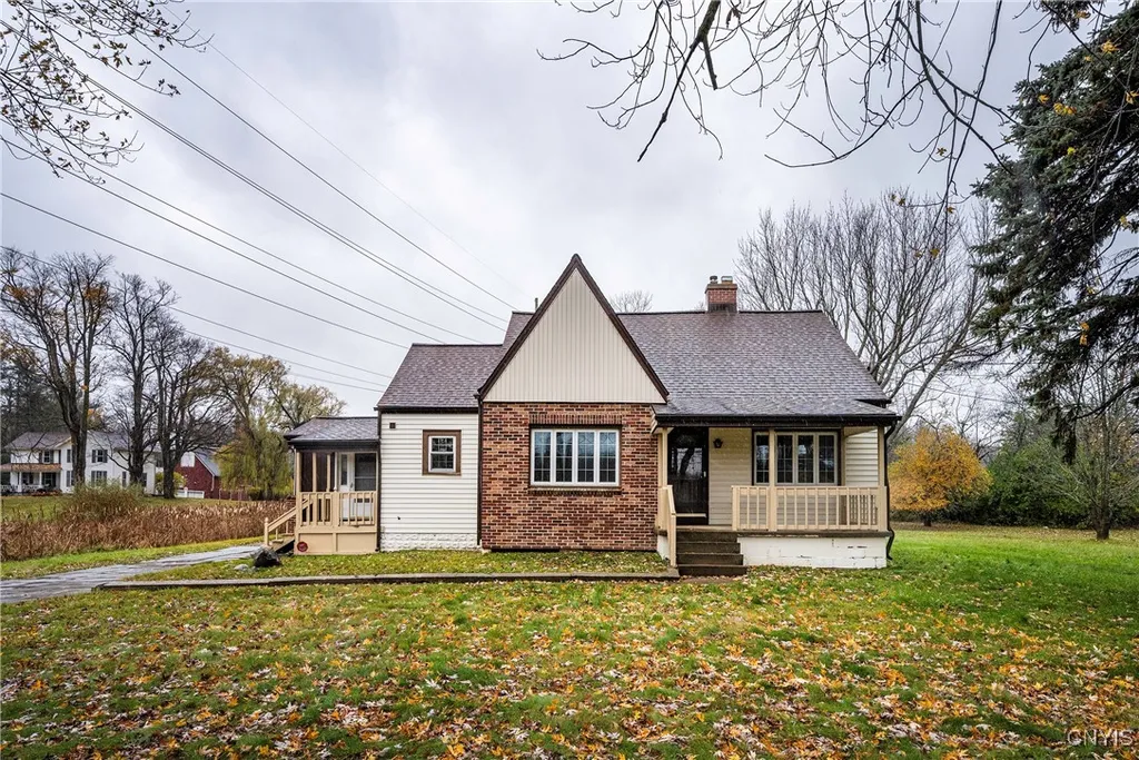 Property at 5082 Bay View Road, Hamburg, NY 14075