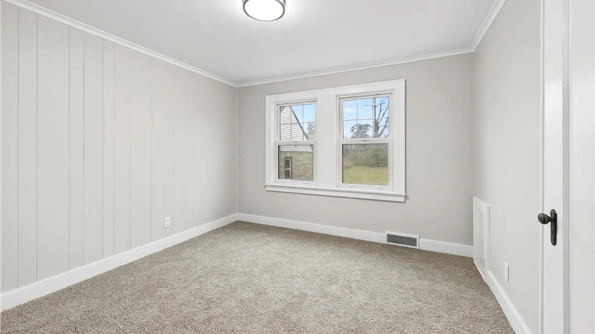 Property at 5082 Bay View Road, Hamburg, NY 14075 17