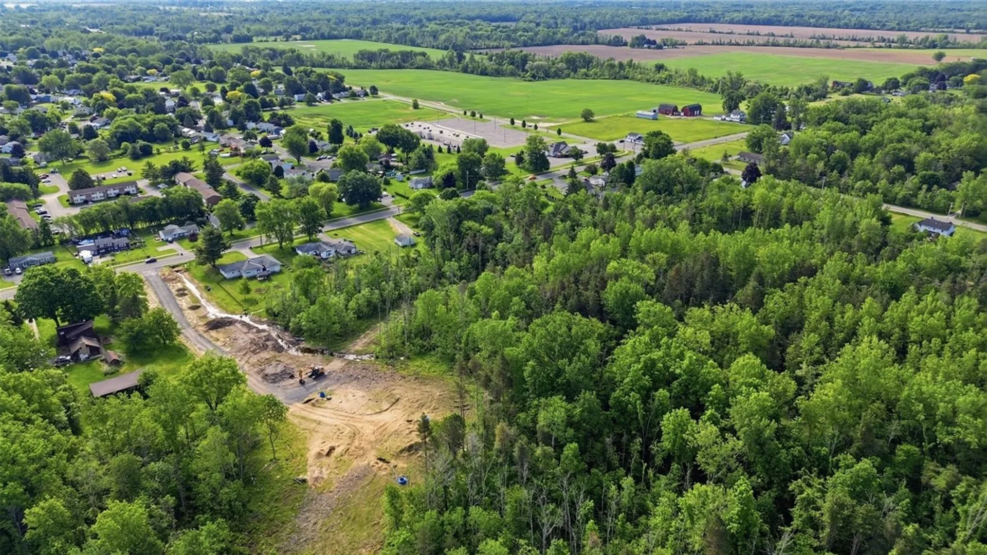 Property at 7 Moonshadow Landing, Hamlin, NY 14464 5
