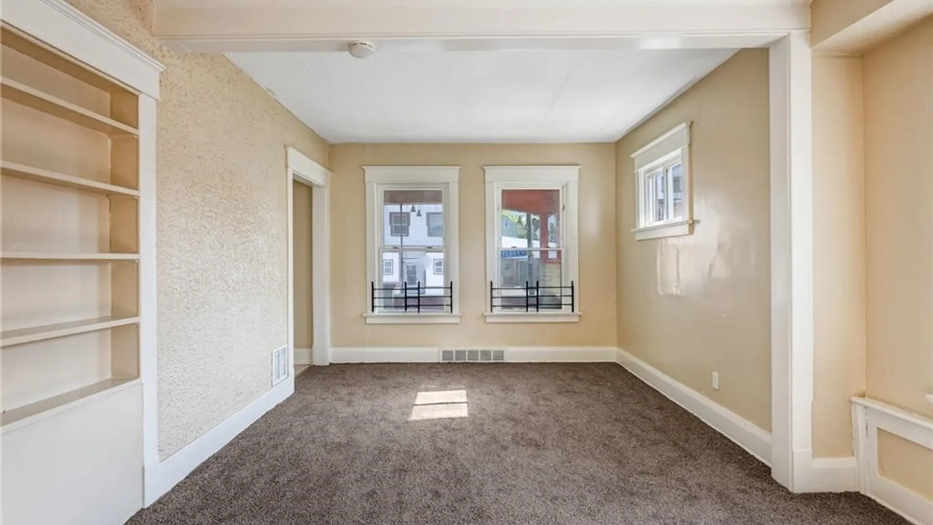 Property at 1046 E Ferry Street, Buffalo, NY 14211 9