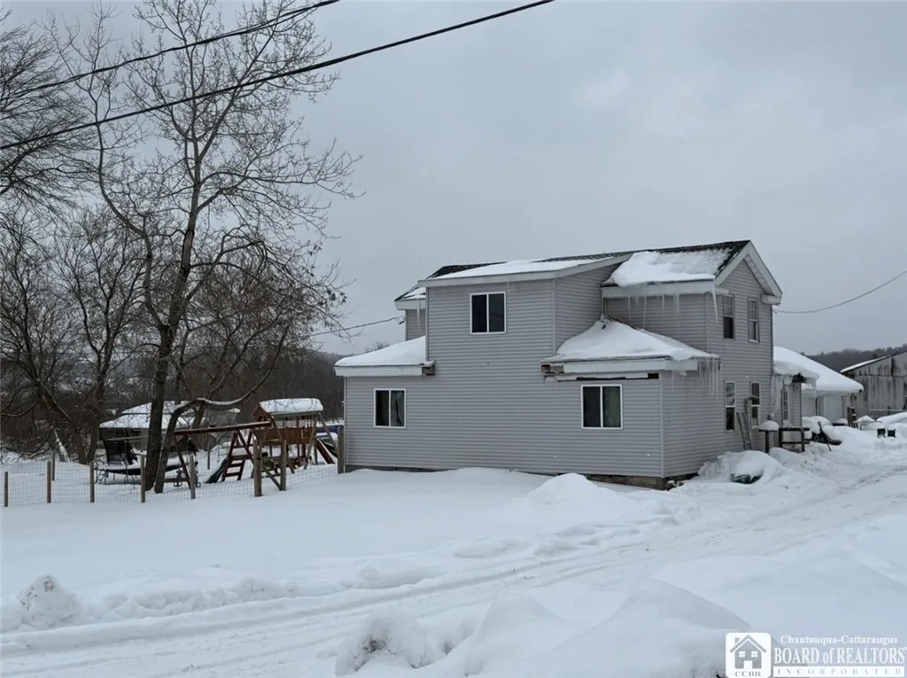 Property at 2562 East Rd, Charlotte, NY 14782