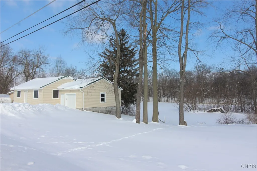 Property at 6932 Guyder Road, Lysander, NY 13112