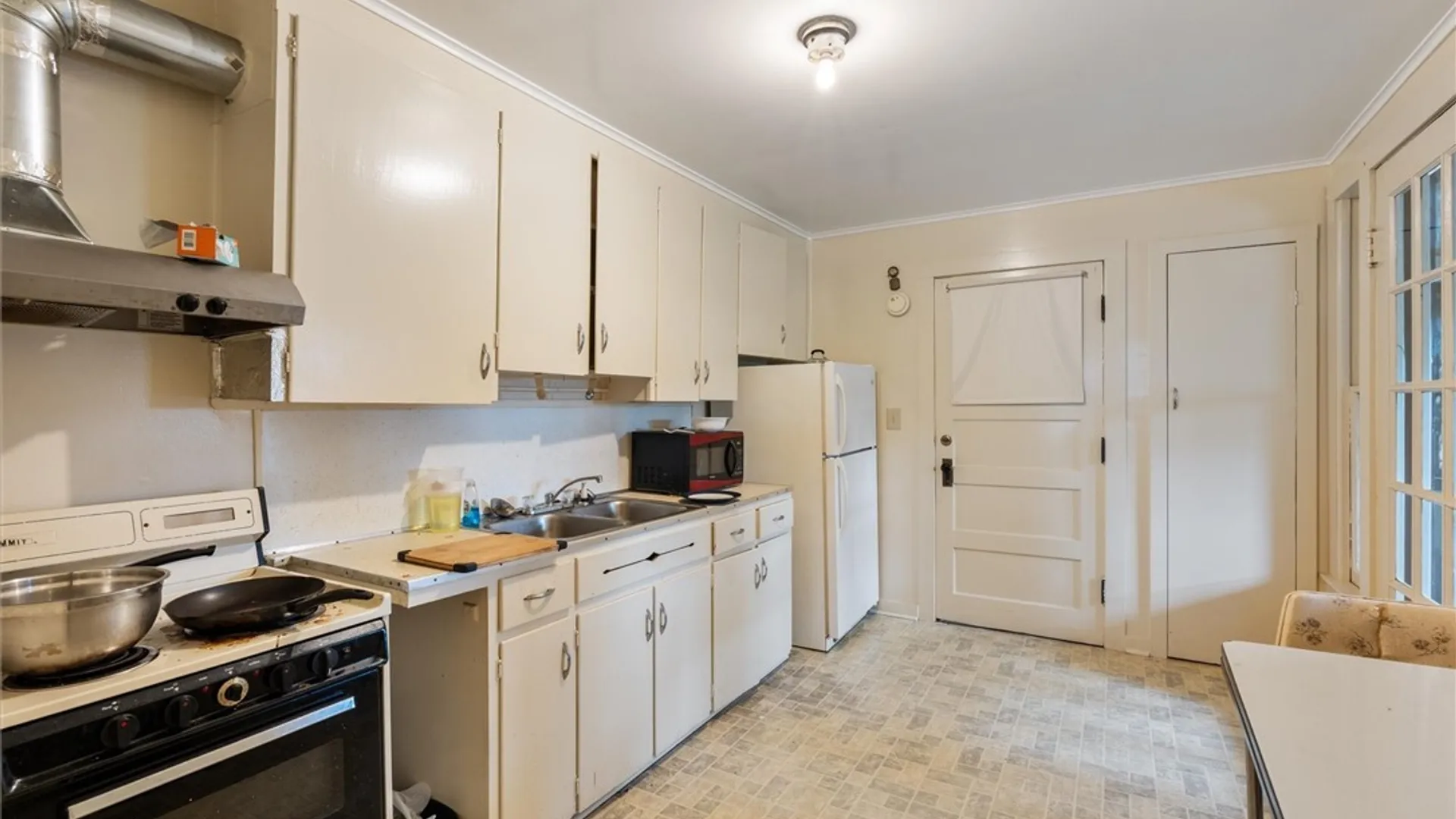 Property at 1 Seneca Avenue, Vernon, NY 13421 3