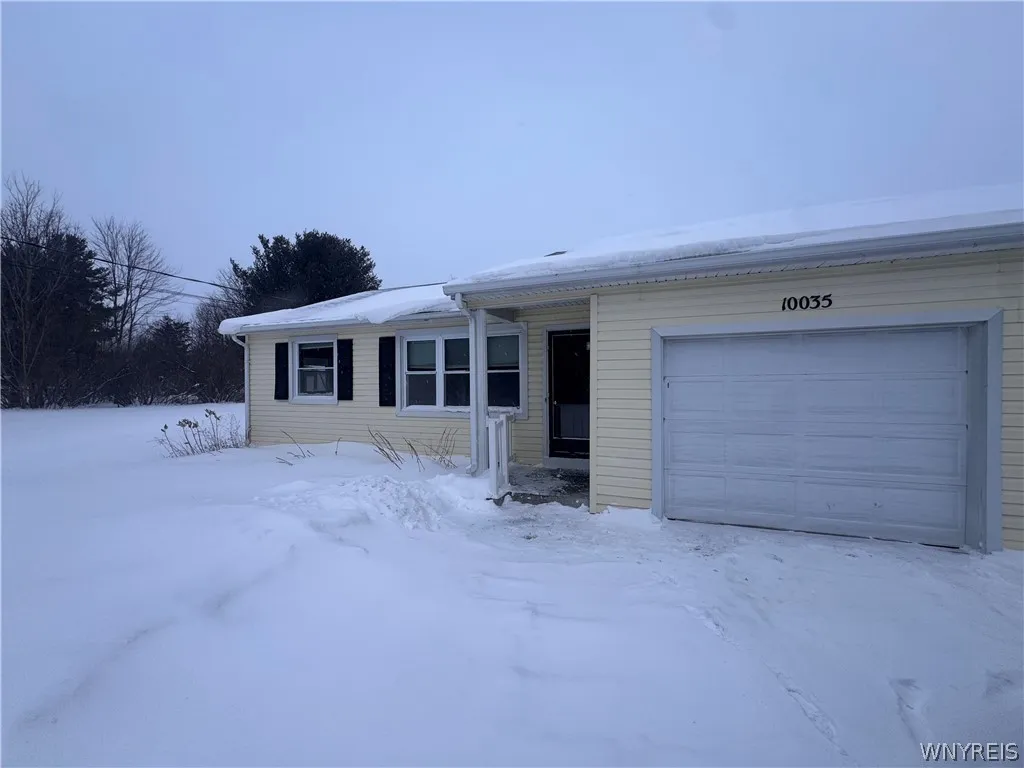Property at 10035 Creek Road, Pavilion, NY 14525