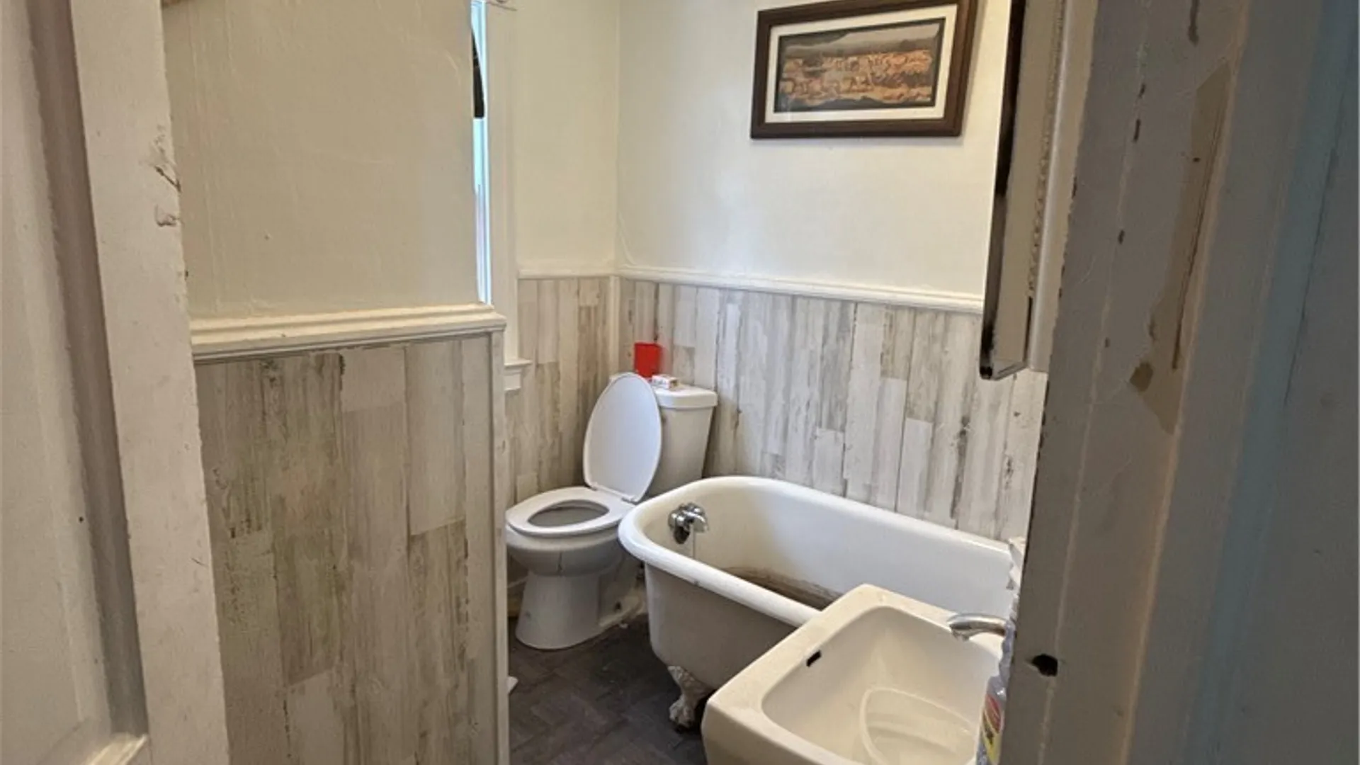 Property at 623 Chestnut Avenue, Niagara Falls, NY 14305 3