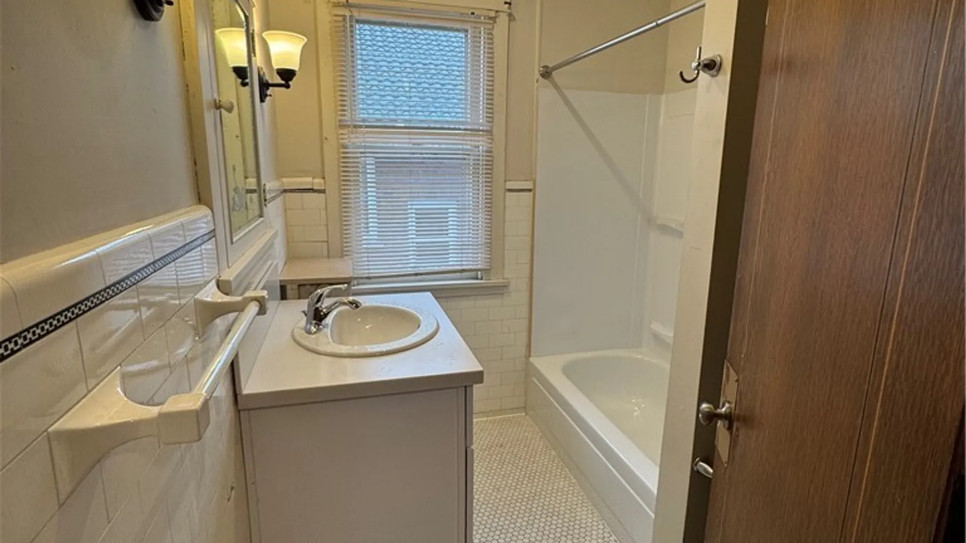 Property at 121 W Humboldt Parkway, Buffalo, NY 14214 8