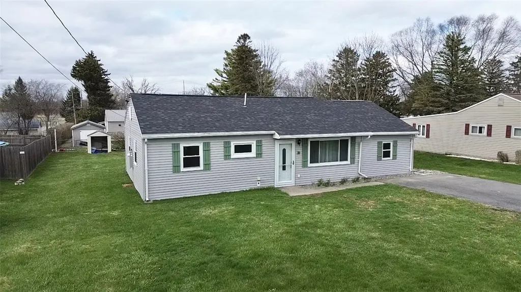 Property at 39 Elmhurst Circle, Aurelius, NY 13021