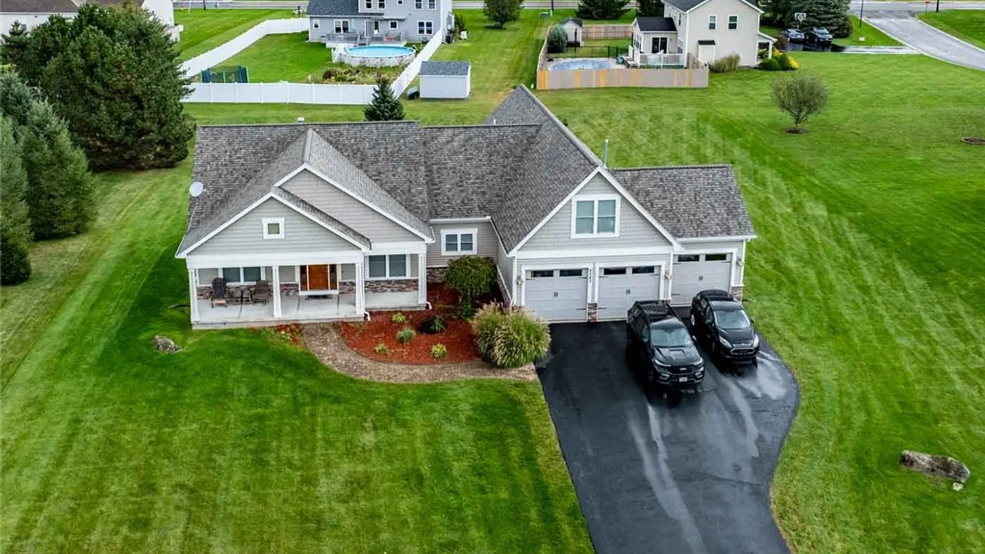 Property at 6240 Pheasants Crossing, Farmington, NY 14425 7