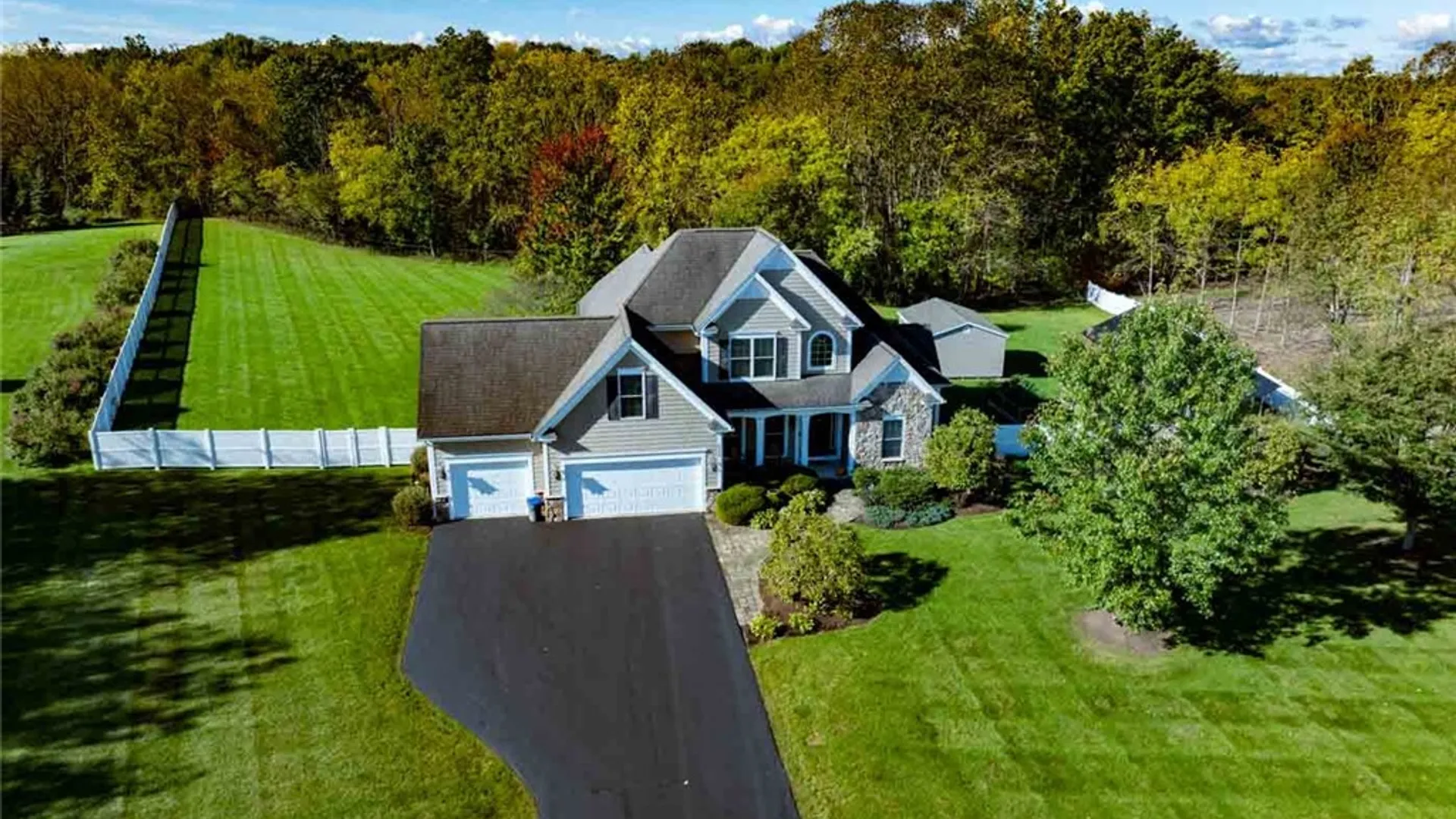 Property at 6240 Pheasants Crossing, Farmington, NY 14425 18