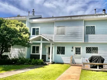 Property at 17 Evergreen Drive, Ellicottville, NY 14731