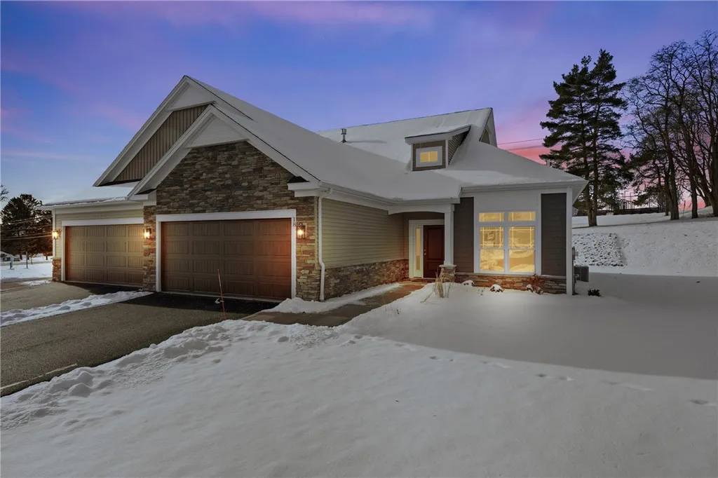 Property at 7 Eagle Hollow, Perinton, NY 14526