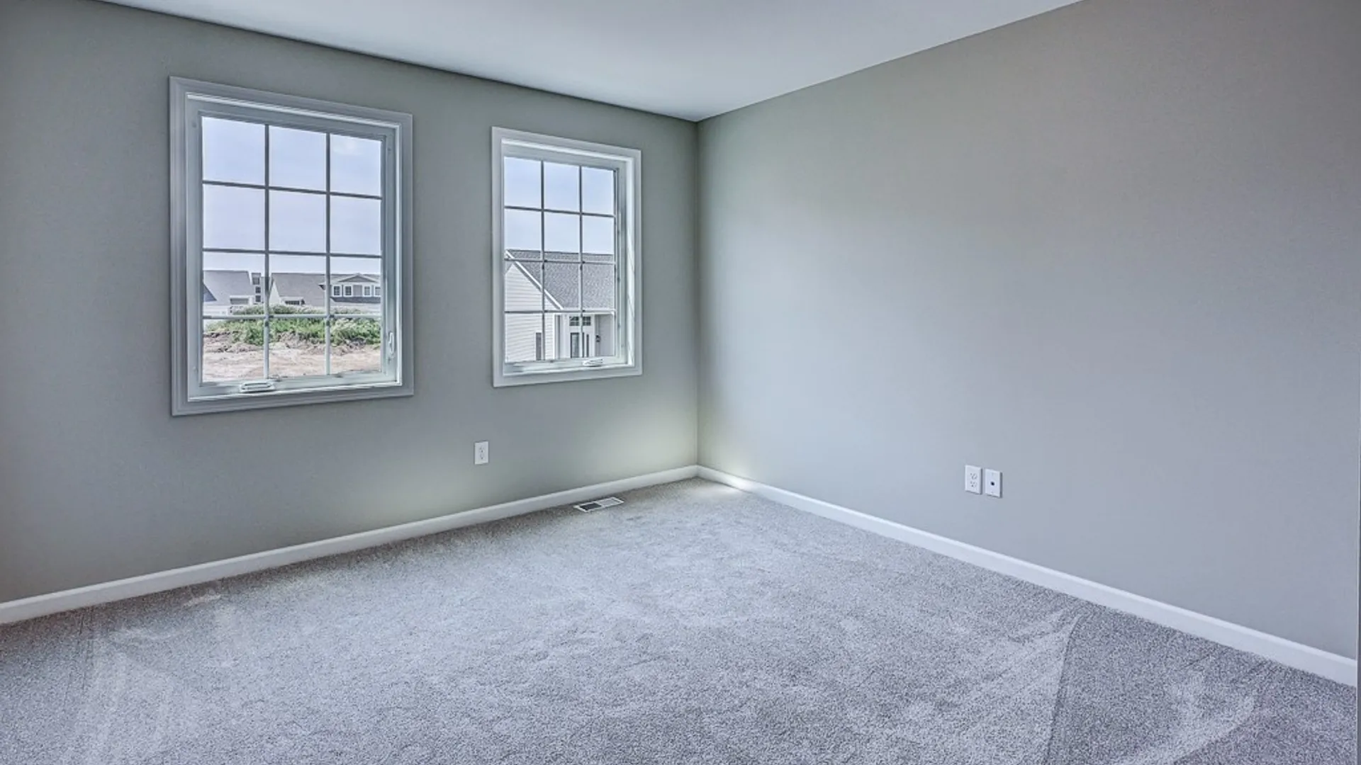 Property at 160 Cloverleaf Court, Cheektowaga, NY 14043 13