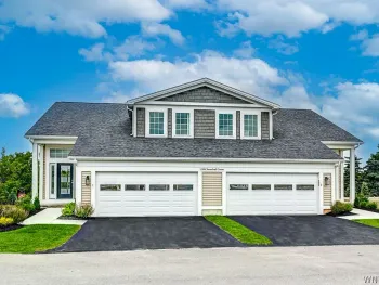 Property at 160 Cloverleaf Court, Cheektowaga, NY 14043