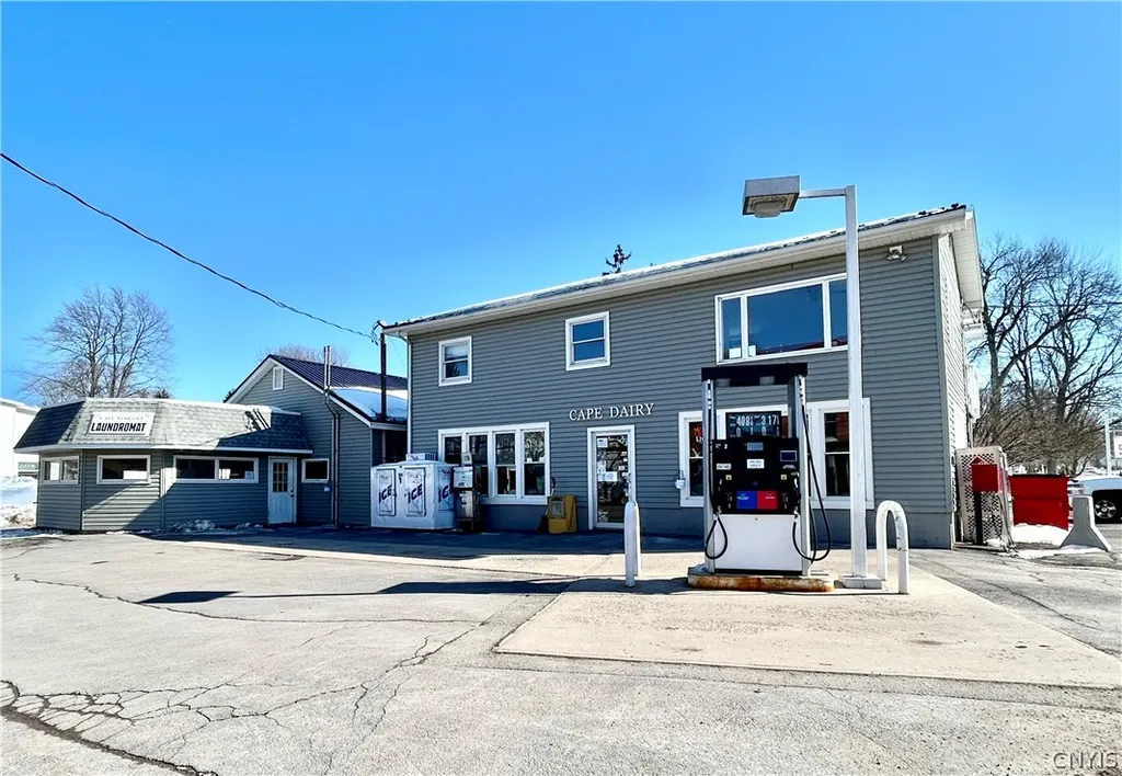 Property at 112 E Broadway Street, Cape Vincent, NY 13618