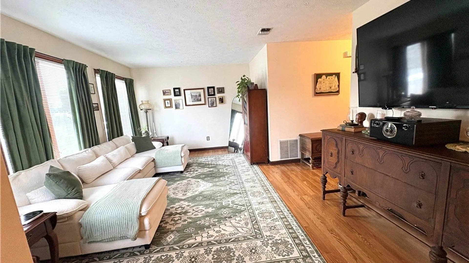Property at 32 E Genesee Street, Auburn, NY 13021 21
