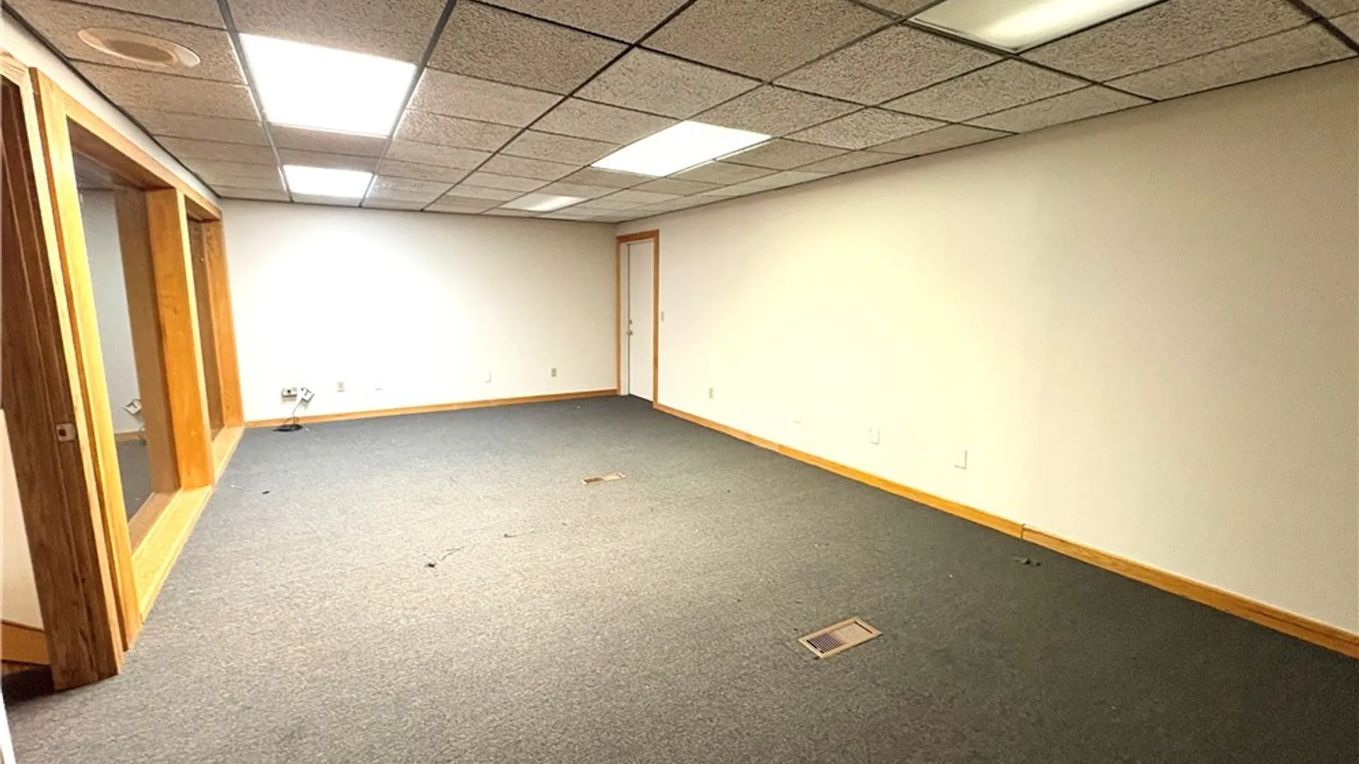 Property at 32 E Genesee Street, Auburn, NY 13021 30