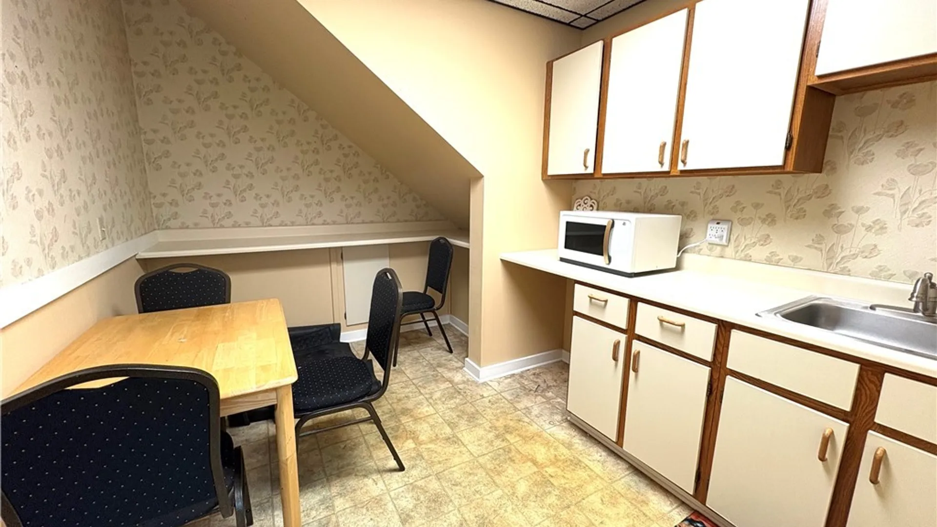 Property at 32 E Genesee Street, Auburn, NY 13021 47