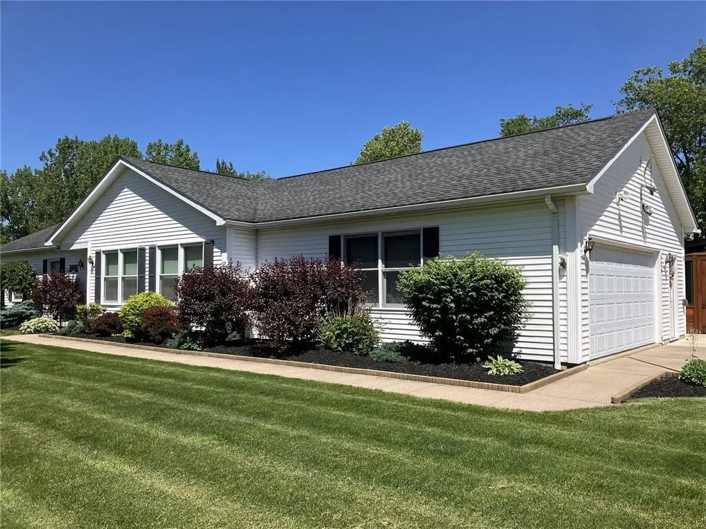 Property at 118 Eastview Drive, Shelby, NY 14103