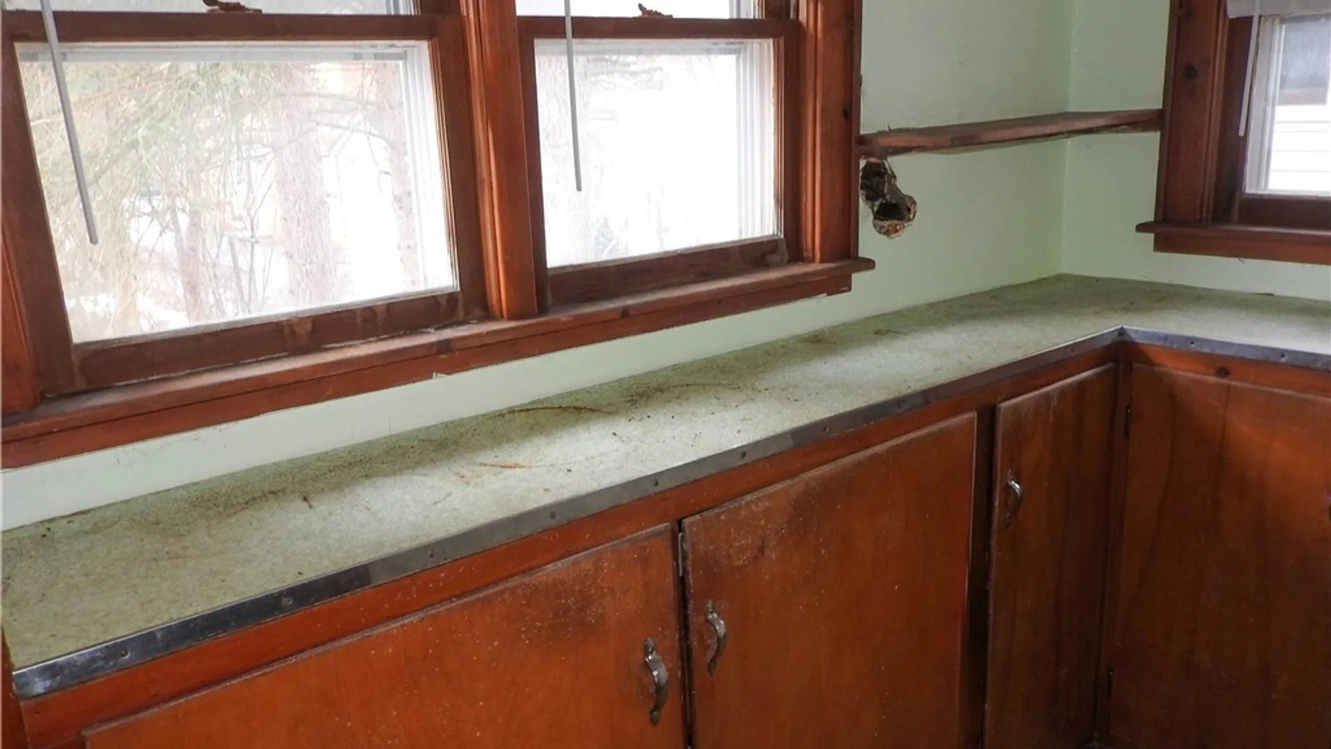 Property at 325 N Collingwood Avenue, Syracuse, NY 13206 6