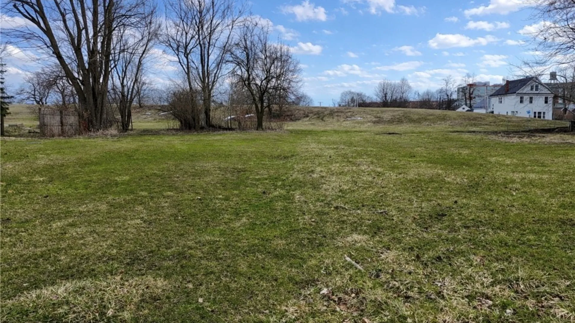 Property at 811 E Eagle Street, Buffalo, NY 14210 3