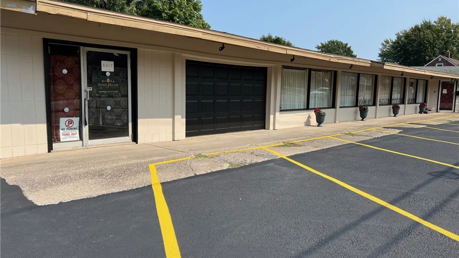 Property at 1717 Eggert Road, Amherst, NY 14226 5