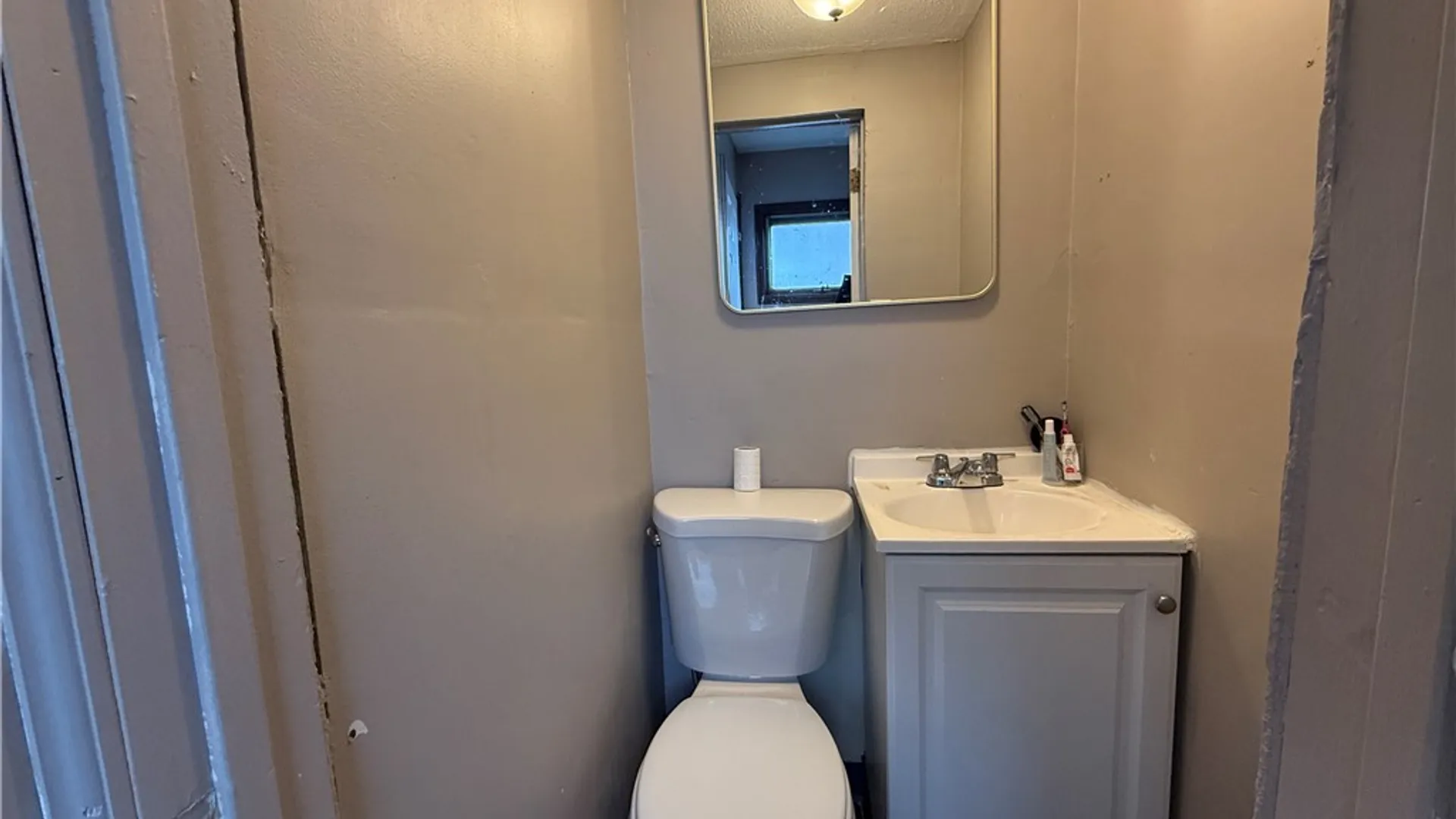 Property at 121 Riverside Avenue, Buffalo, NY 14207 8