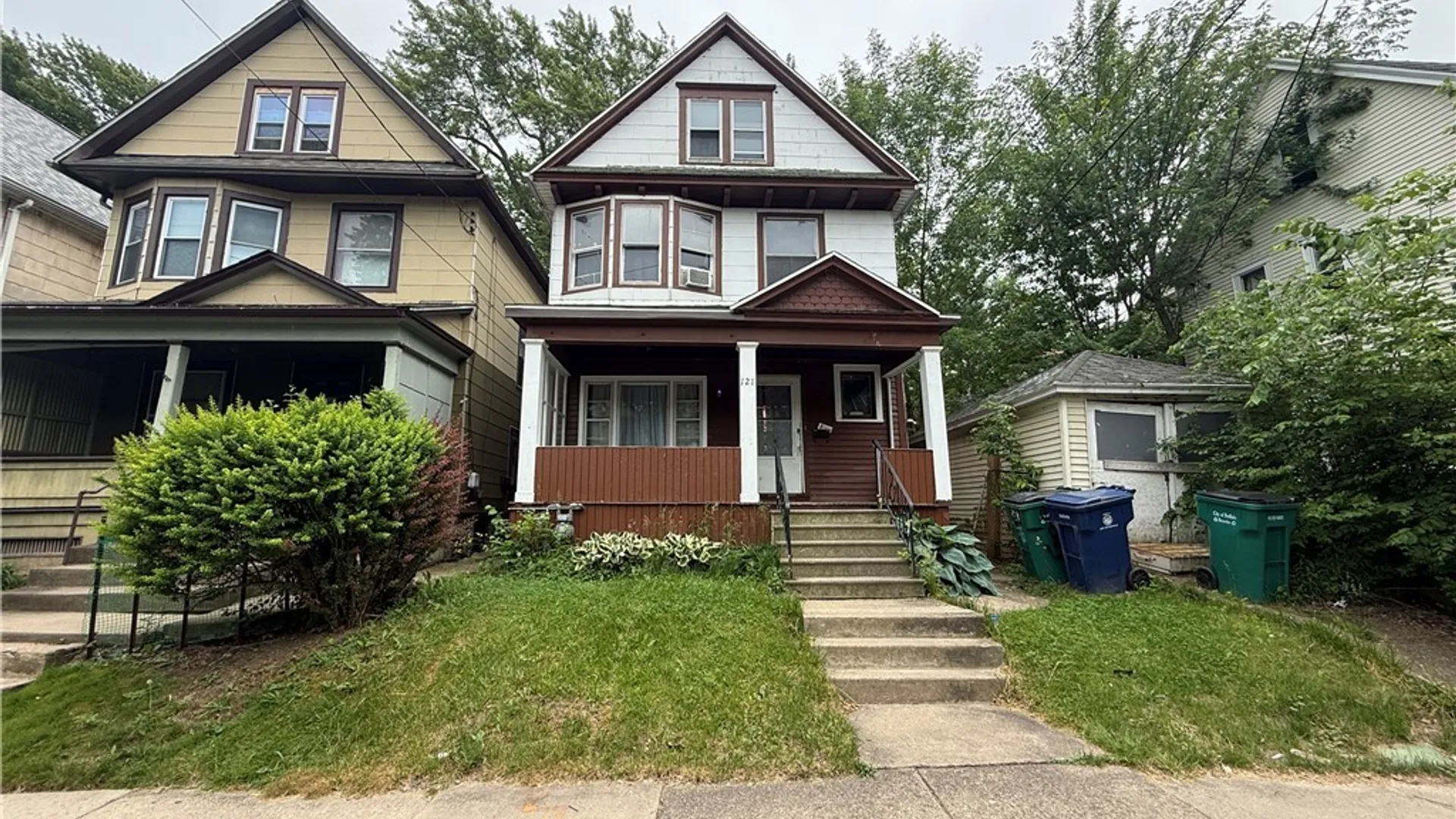 Property at 121 Riverside Avenue, Buffalo, NY 14207 3