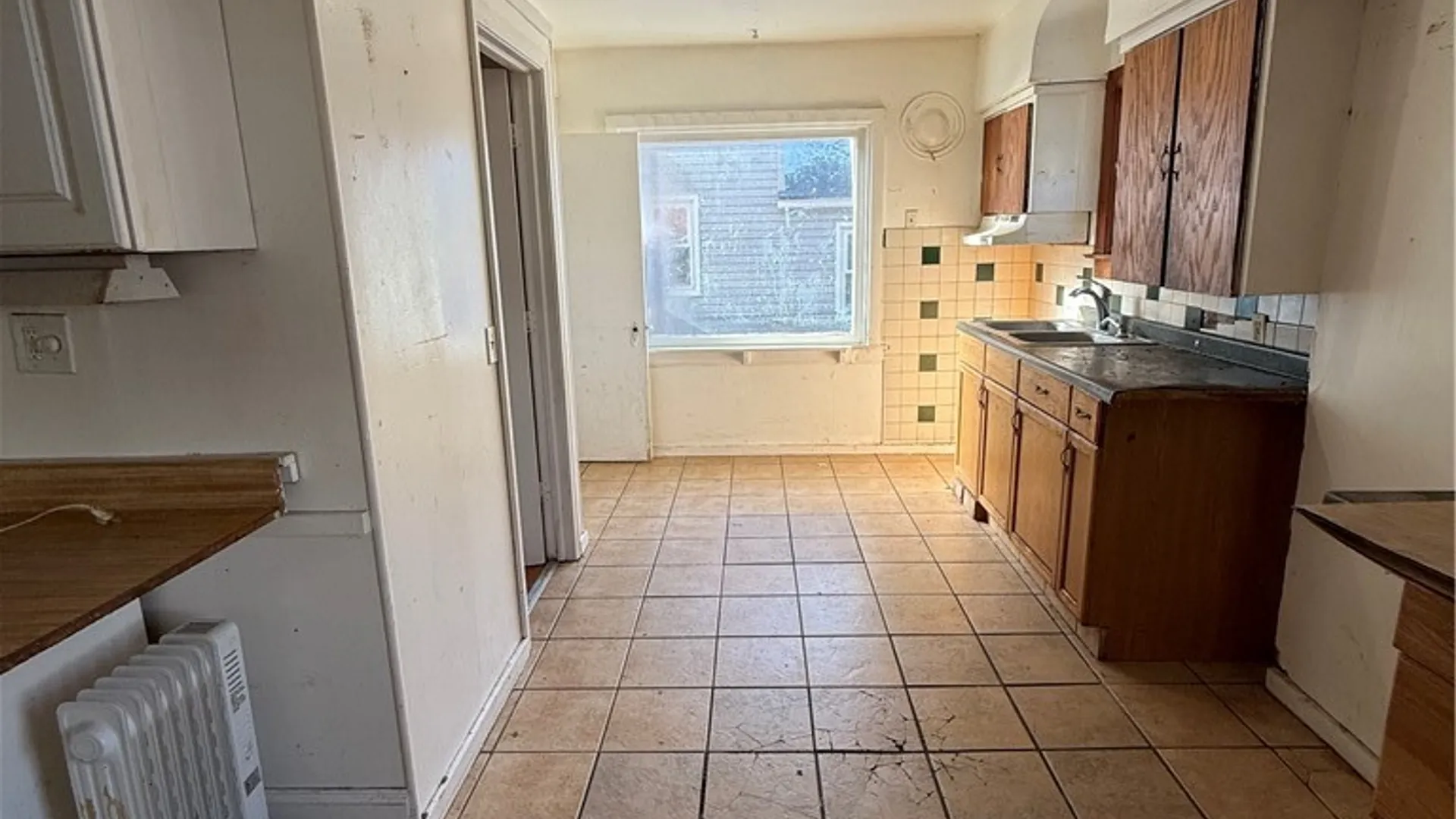 Property at 4006 Deveaux Street, Niagara Falls, NY 14305 5