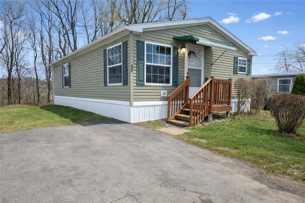 Property at 42 Sebastian Drive, Penfield, NY 14625