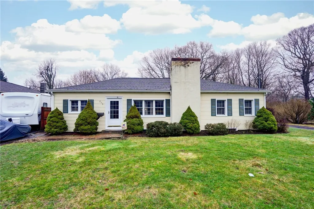 Property at 206 Bluff Drive, East Rochester, NY 14445