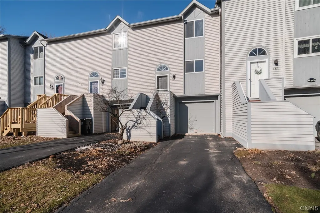 Property at 164 Iron Oak Circle, Salina, NY 13088