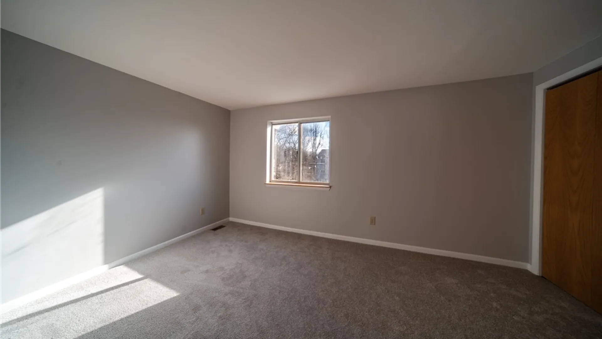 Property at 164 Iron Oak Circle, Salina, NY 13088 24