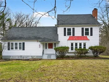 Property at 125 Stoneridge Dr, DeWitt, NY 13214
